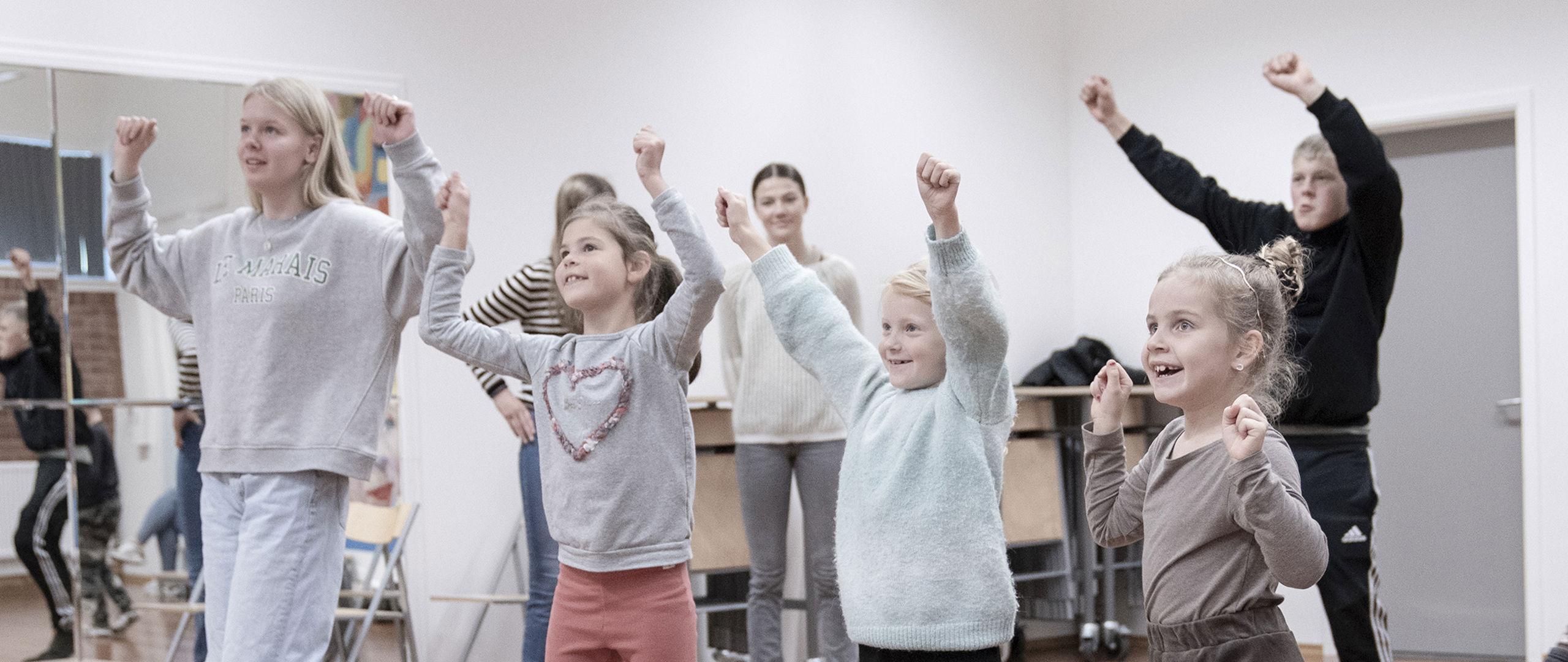 Barn som danser som en del av ung lærer prosjektet ved HVL