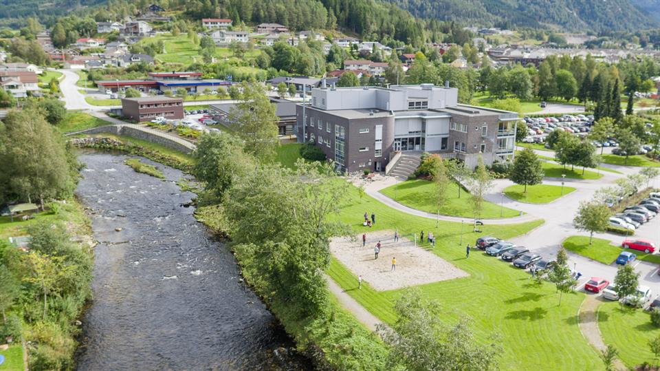 Oversiktsbilete over HVL Campus Førde. 